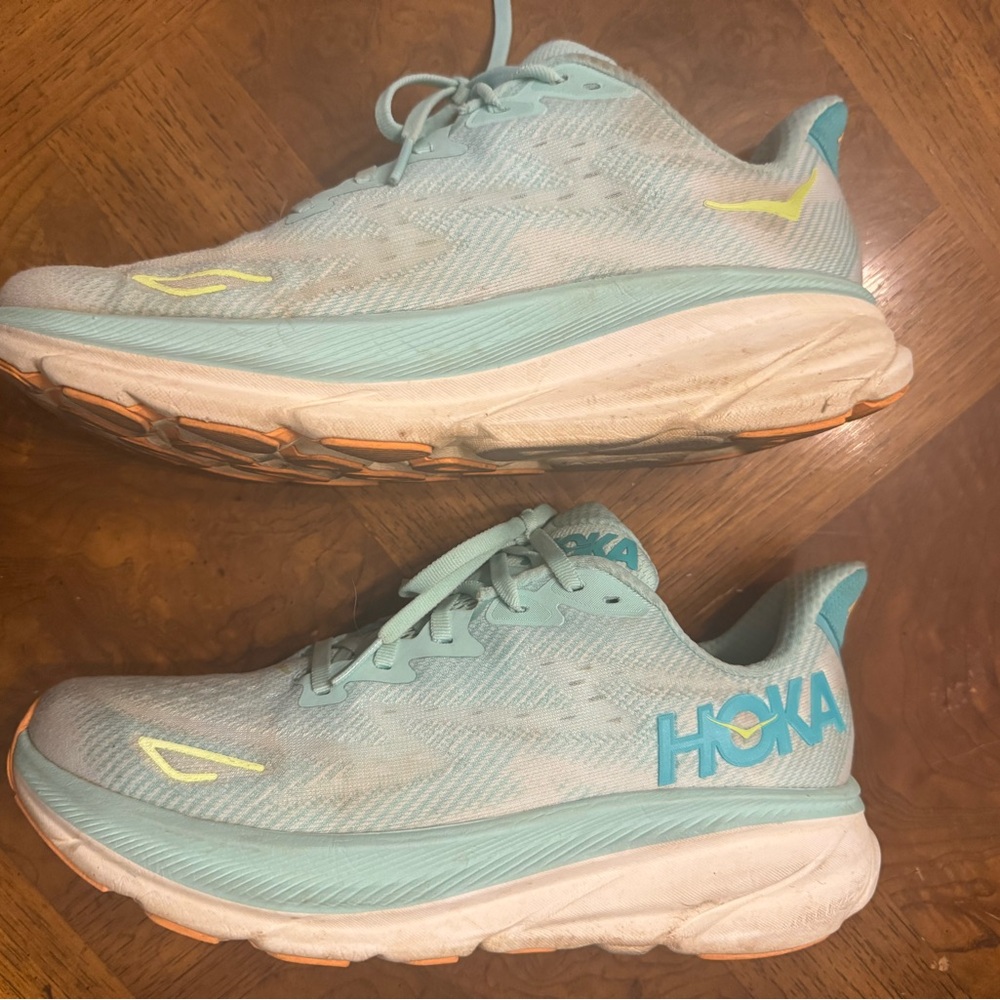 Hoka Clifton 9 Size 9.5 Seafoam Hardly Worn